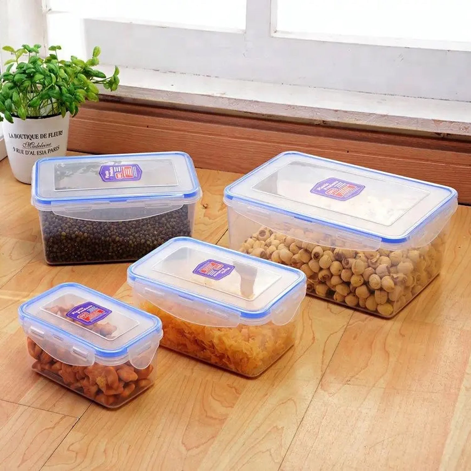Kitchen plastic containers, snap-seal, set of 5. Kitchen plastic containers, snap-seal, set of 5.
